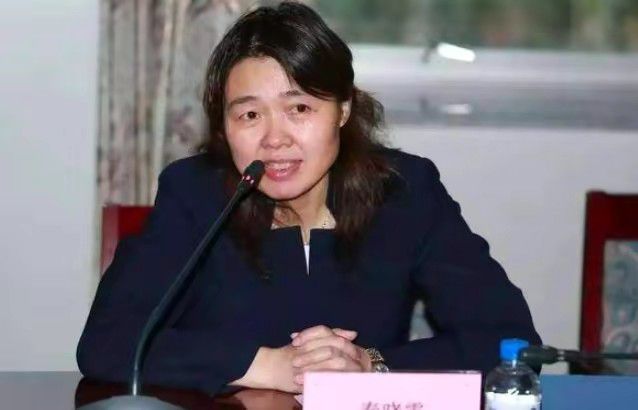 女医的屁股又大又白